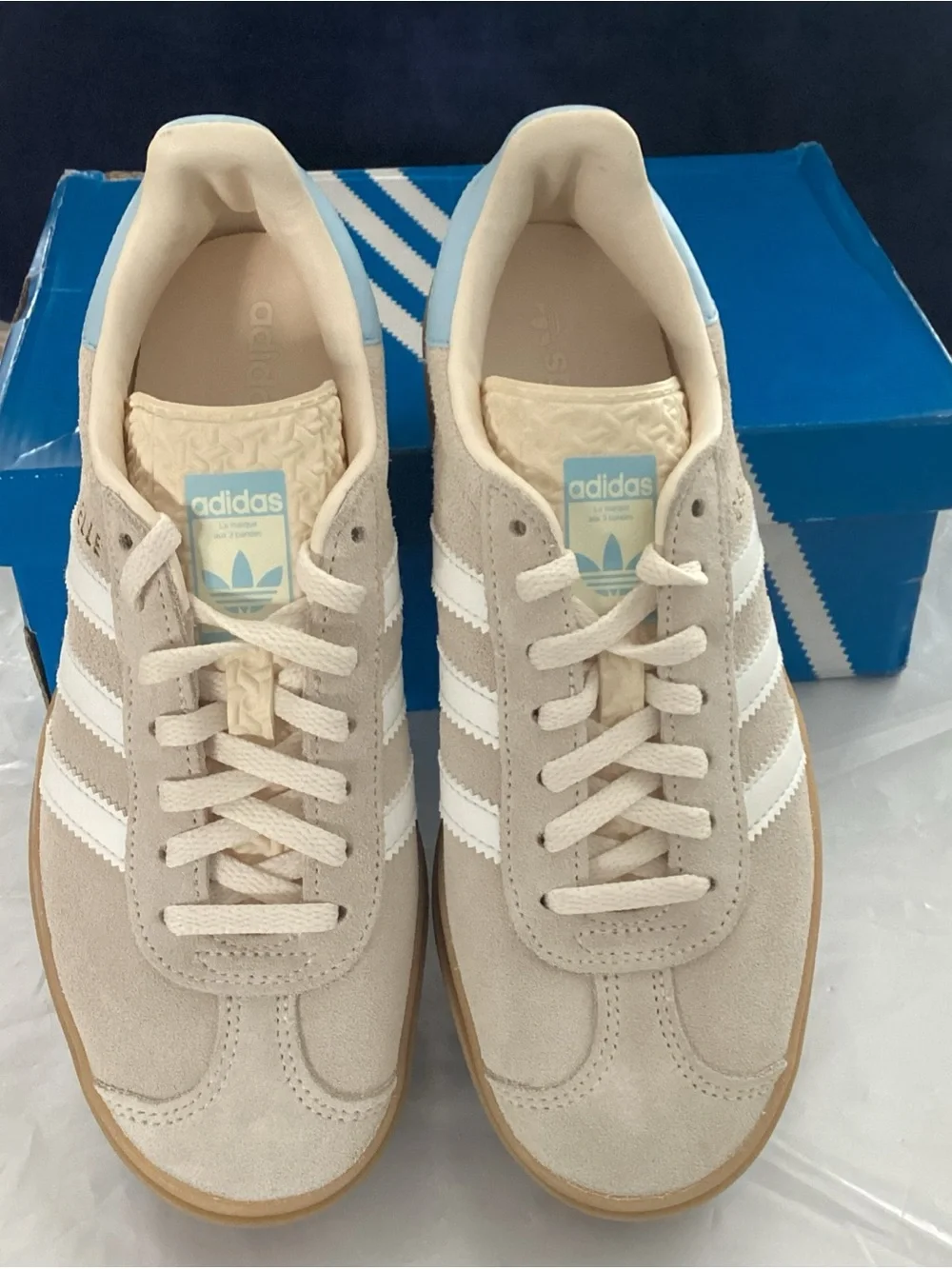 Adidas Gazelle Bold J Platform Sneakers Women’s 6 / 4.5Y Wonder White JH5540